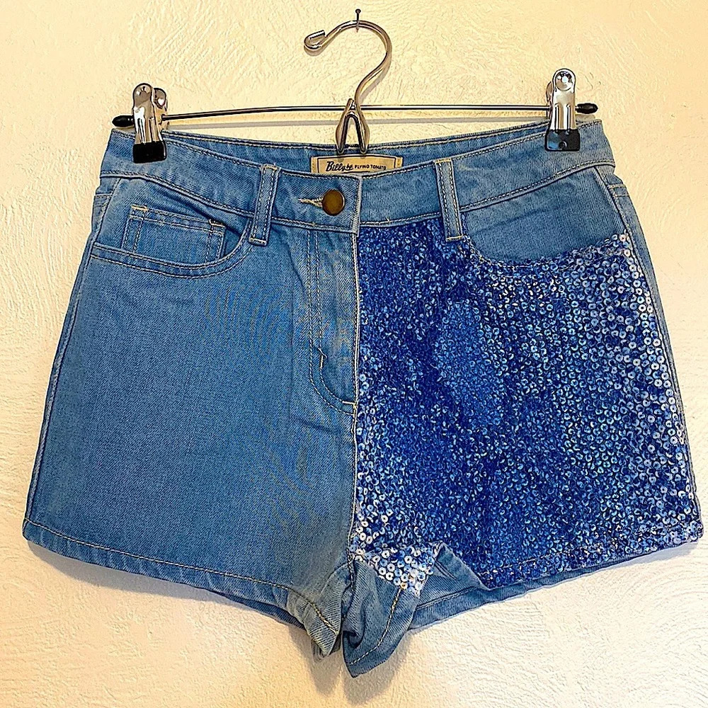 NWOT Flying Tomato High Waisted Denim Sequin Pocket Shorts Python, Small